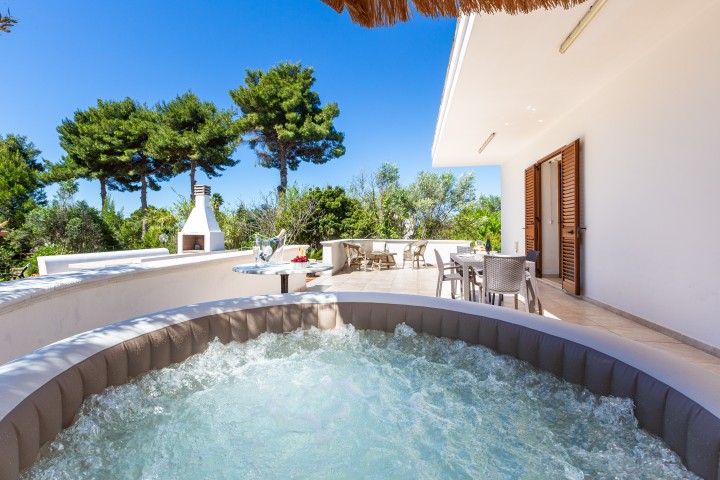 Villetta Macchia Incantata - villa con piscina e vasca idromassaggio privata (30)